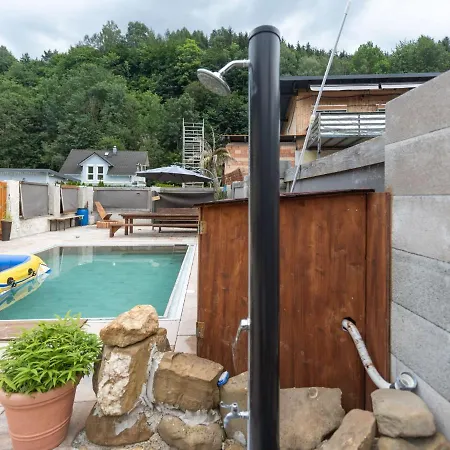 Modern Holiday In With Garden