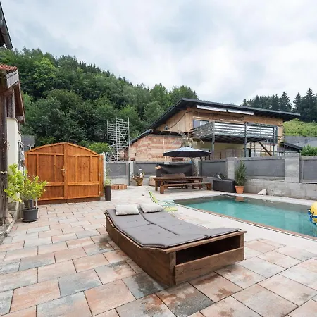 Modern Holiday In With Garden *