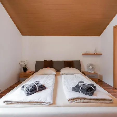 Tatil Evi Modern Holiday In With Garden Pinsdorf