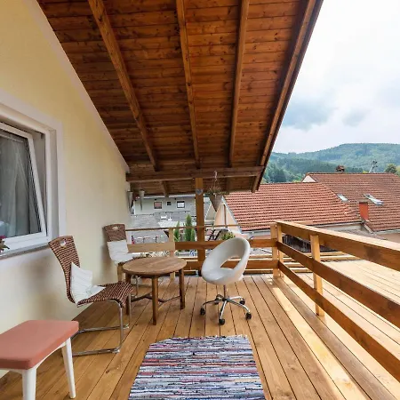 Modern Holiday In With Garden